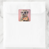 Niedliches Meerkat mit Brille und Pizza Quadratischer Aufkleber (Tasche)