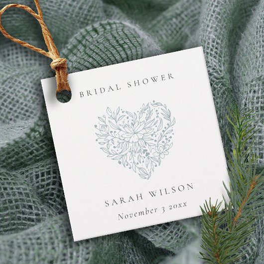 Niedliches Minimal Dusky Blue Floral Heart Brautpa Geschenkanhänger