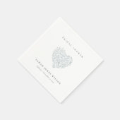 Niedliches Minimal Dusky Blue Floral Heart Brautpa Serviette (Ecke)