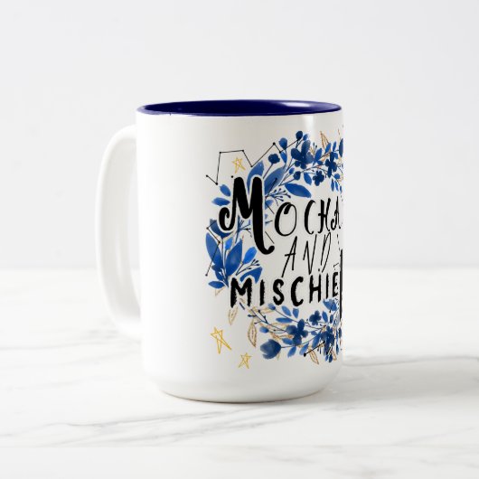 Niedliches Mocha und Mischief Zitat Zweifarbige Tasse (Vorderseite Links)