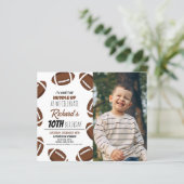 Niedliches Modern Football Budget Foto Geburtstag (Stehend Vorderseite)