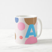 Niedliches modernes Polka Dot Monogramm Kaffeetasse (VorderseiteRechts)