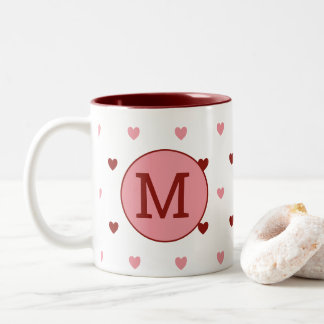 Niedliches Monogramm rosafarbenes Herzmuster Valen Zweifarbige Tasse