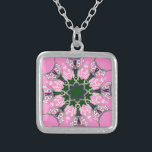 Niedliches Motiv für die bläserne Mode in Schwarz  Versilberte Kette<br><div class="desc">Schwarz-Rosa Niedliche florale Motiv Motiv Monogram Art Print Einführung in die "Schwarz-Rosa Niedlich-Floral Motif Monogram Art Print", ein auffallendes und stilvolles Stück, das florale Eleganz mit modernem Flair verbindet. Der Text "Azusa" fügt eine einzigartige Touch hinzu und schafft so ein modernes und auffälliges Stück, das perfekt dazu geeignet ist, jedem...</div>