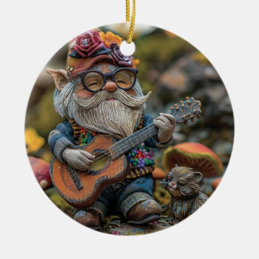 Niedliches musikalisches Gnome, das Gitarre spielt Keramik Ornament (Vorne)