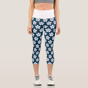 Niedliches Muster der weißen Blume in Dunkelblau Capri Leggings