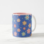 Niedliches Muster für mehrfarbige Blume auf blau Zweifarbige Tasse (VorderseiteRechts)