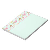 Niedliches Muster mit Whimsical Animals & Toys Notizblock (Rotiert)