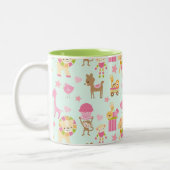 Niedliches Muster mit Whimsical Animals & Toys Zweifarbige Tasse (Links)