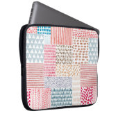 Niedliches nahtloses Muster im Patchwork-Stil. Ein Laptopschutzhülle (Vorne Rechts)