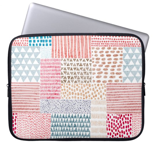 Niedliches nahtloses Muster im Patchwork-Stil. Ein Laptopschutzhülle (Vorderseite)