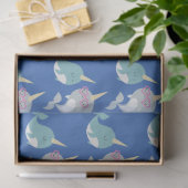 Niedliches Narwhal Whimsical Cartoon Muster in Bla Seidenpapier (Geschenk)