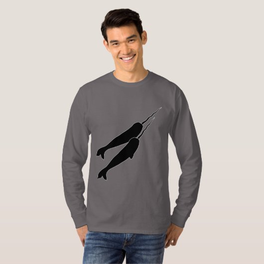 Niedliches Narwhals, das zusammen schwarze T-Shirt (Vorne ganz)