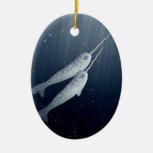 Niedliches Narwhals, das zusammen Underwater Keramikornament