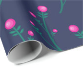 Niedliches Navy Blue and Hot Pink Floral Berries M Geschenkpapier (Rolleneckpunkt)