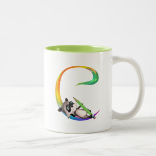 Niedliches Nerdraccoon-Monogramm C Zweifarbige Tasse
