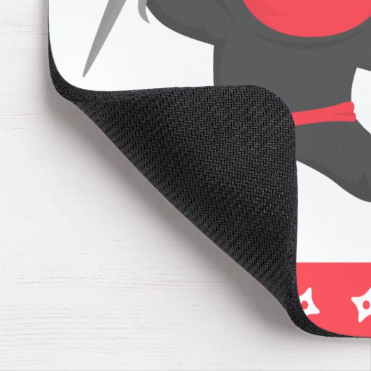 Niedliches Ninja-Kind mit Sai-Waffen für Kinder Mousepad (Ecke)