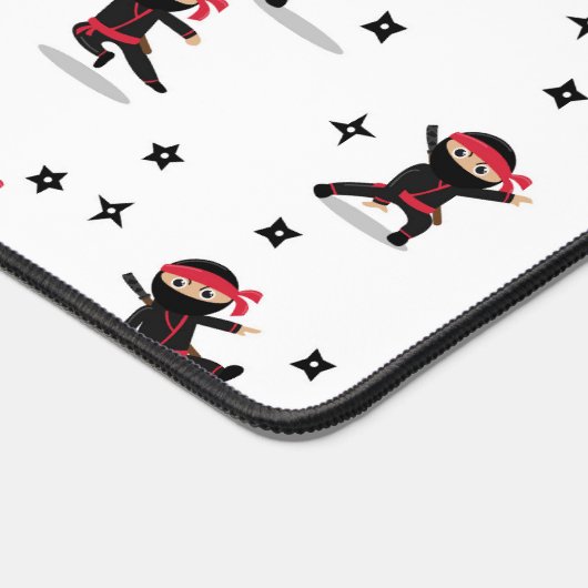 Niedliches Ninja Warrior Kids Black & Red Pattern Schreibtischunterlage (Ecke)