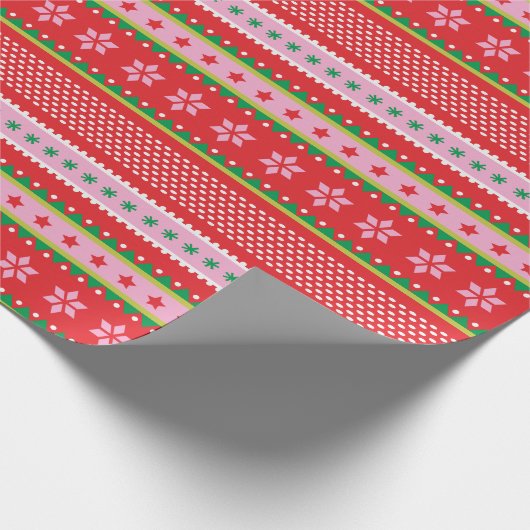 Niedliches nordisches Sweatmuster rosa grün Geschenkpapier (Ecke)