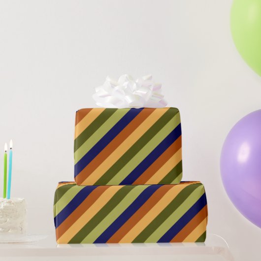 Niedliches Olive Sage Navy Strip Wrapping Paper Geschenkpapier (Partygeschenke)