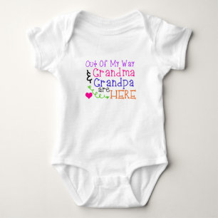 Niedliches Oma und Opa Baby Strampler