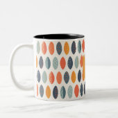 Niedliches Orange Blue Leafy Botanisches Monogramm Zweifarbige Tasse (Links)