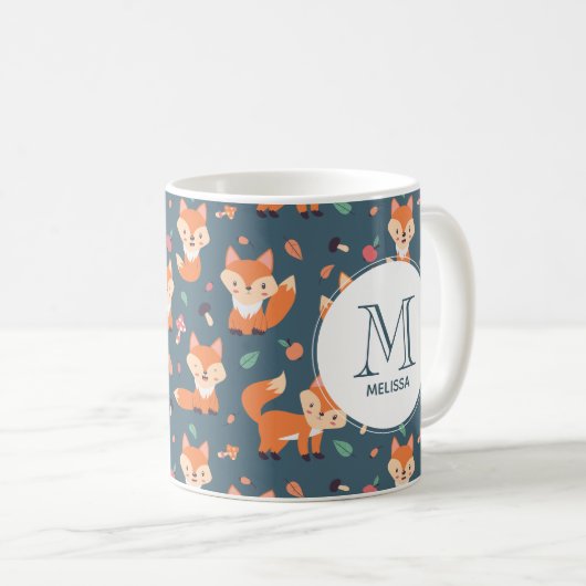 Niedliches Orange Fox Tiermuster Monogramm Kaffeetasse (VorderseiteRechts)