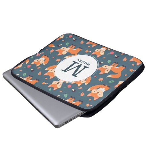 Niedliches Orange Fox Tiermuster Monogramm Laptopschutzhülle (Vorne Knopf)