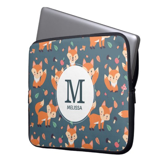 Niedliches Orange Fox Tiermuster Monogramm Laptopschutzhülle (Vorderseite Links)
