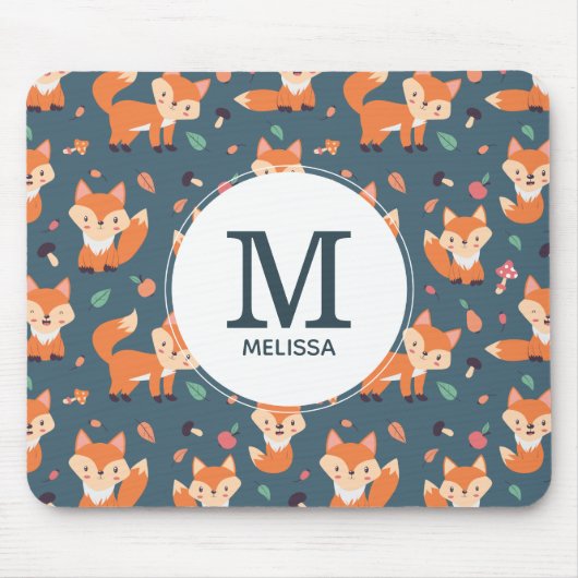 Niedliches Orange Fox Tiermuster Monogramm Mousepad (Vorne)