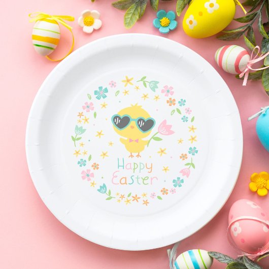 Niedliches Osterkichel mit Blume auf weißem Hinter Pappteller