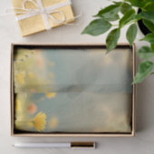 Niedliches Osterlamm auf einer Blume Seidenpapier (Geschenk)