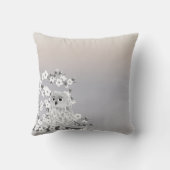 Niedliches Owl Cherry Blossom Beige Taupe Weiß Kissen (Rückseite)