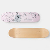 Niedliches Owl Cherry Pink Blossom Monogram Girl Skateboard (Horizontal)