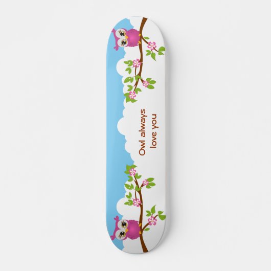 Niedliches Owl Girl auf einem Skateboard (Vorne)
