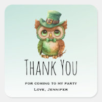 Niedliches Owl in einem Green Top Hat Party Vielen