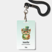 Niedliches Owl in einem grünen Top Hat Ausweis (Vorderseite mit Lanyard)