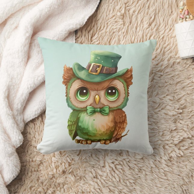 Niedliches Owl in einem grünen Top Hat Kissen (Decke)
