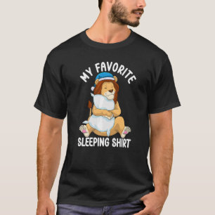 Niedliches Pajama für Frauen - Nigh-Schlaflion 1 T-Shirt