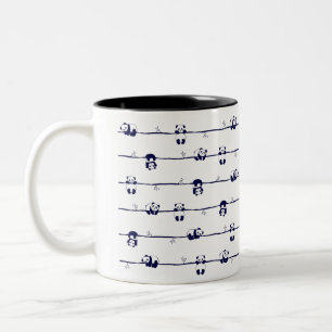 Niedliches Panda an Ästen Zweifarbige Tasse