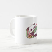 Niedliches Panda Chillin mit Anime Chips und Bubbl Kaffeetasse (Vorderseite Links)