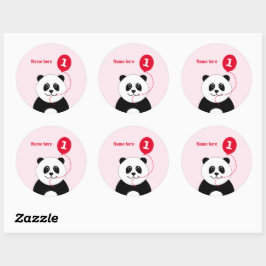 Niedliches Panda zum 1. Geburtstag mit dem Namen P Runder Aufkleber