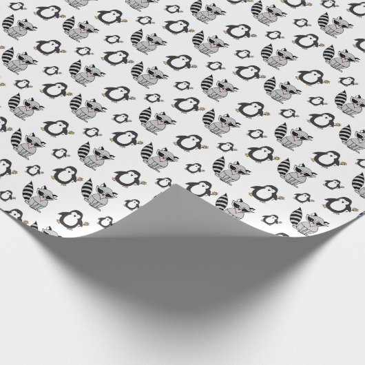 Niedliches Penguin Racoon Buddies Baby-Geschenk Geschenkpapier (Ecke)
