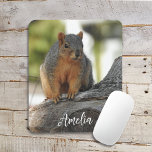 Niedliches Personalisiertes Eichhörnchen Mousepad<br><div class="desc">Naturfotografie. Adorable Eichhörnchen auf einem Baumzweig personalisierten Mousepad.</div>