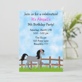 Niedliches Pferd zum Geburtstag Einladung von Mädc (Stehend Vorderseite)