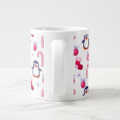 Niedliches Pink & White Weihnachtsmuster mit Pingu Jumbo-Tasse (Rückseite)