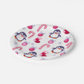 Niedliches Pink & White Weihnachtsmuster mit Pingu Pappteller (Schrägansicht)