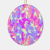 Niedliches pinkfarbiges digitales Tarnmuster Keramik Ornament (Links)