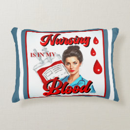 Niedliches Pinup_ Nahrung in meinem Blut Dekokissen