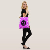 Niedliches Polka-Punkt-Monogramm-Rosa Tasche (Am Model)
